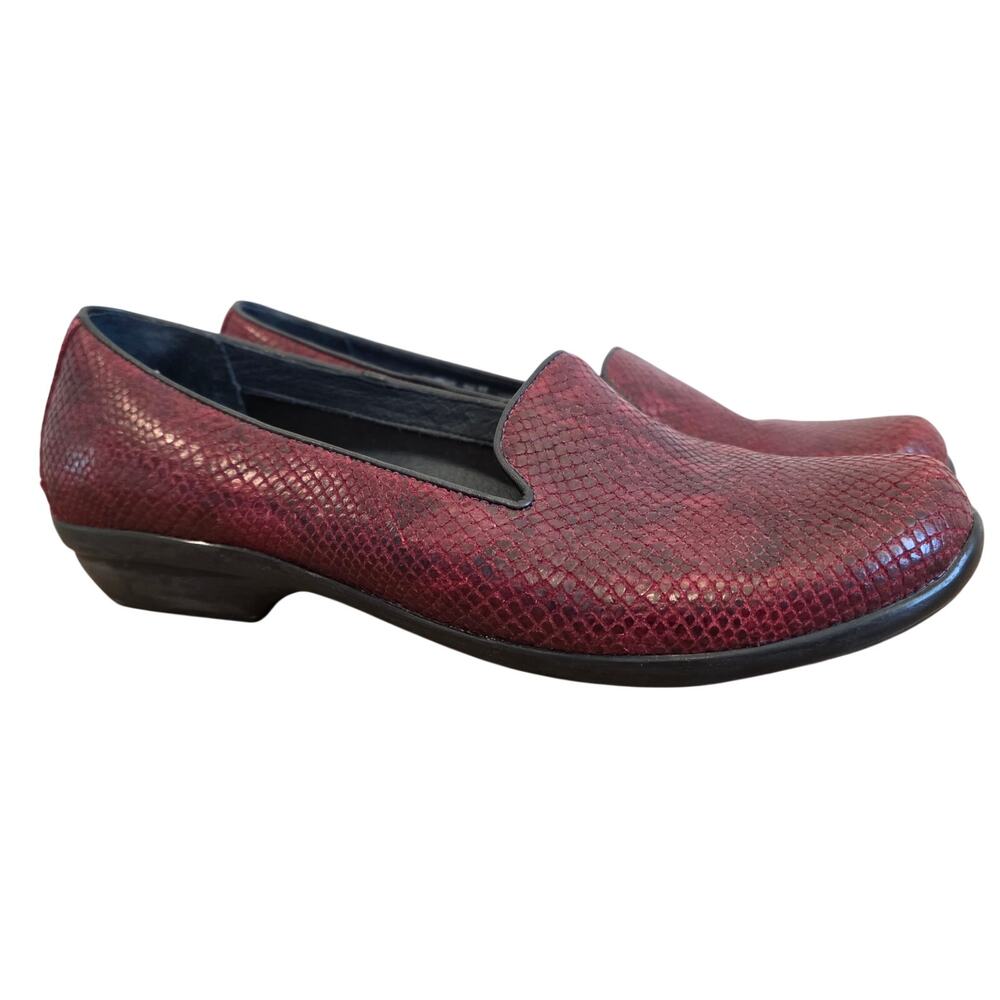 Dansko Leather Loafers Womens 40 US 9 Red Snake Embossed Comfort Slip On Shoes